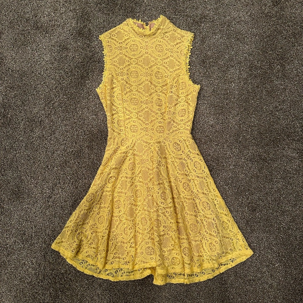 Juniors Elegant Yellow Lace A-line Dress size 1